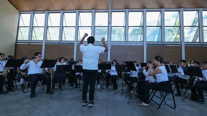 Paco Padilla y más de 150 artistas se unen por la paz en concierto benéfico en el Teatro Degollado