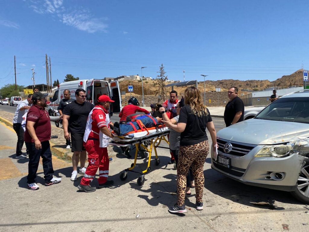 Motociclista resulta gravemente lesionado tras choque en la avenida Niños Héroes