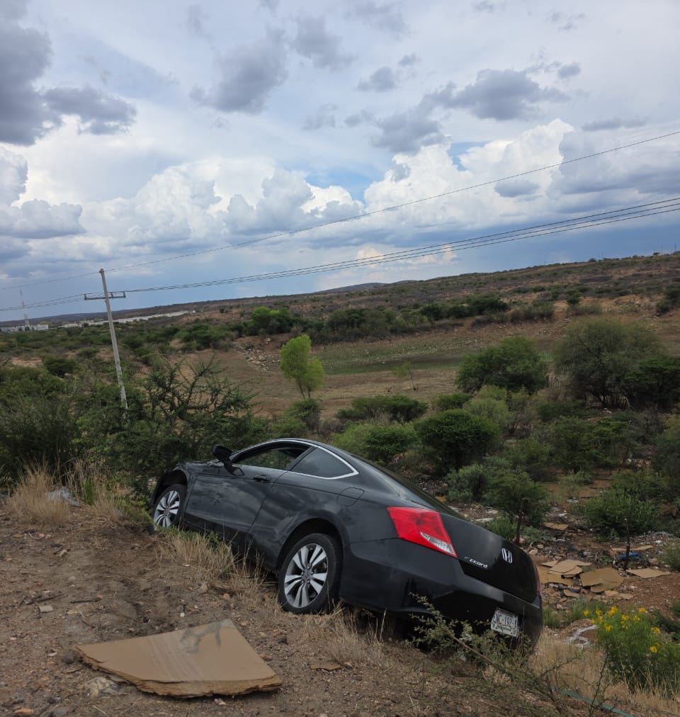 Salida de Camino en la Parral–Jiménez: Conductor Resulta Ilesa Tras Pérdida de Control