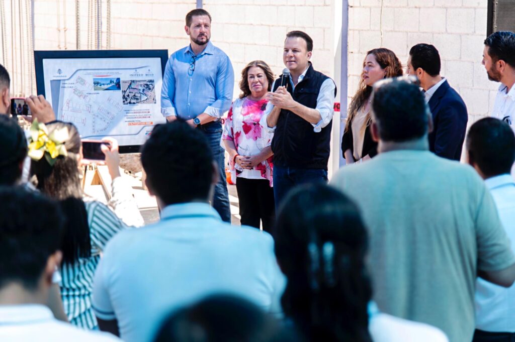 Más aulas y mejor infraestructura para la UPD de Gómez Palacio; Esteban y Lety fortalecen a la comunidad educativa con hechos