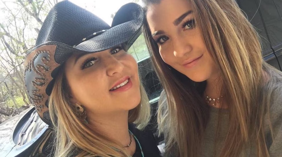 Alicia Villarreal pide a su hija Melenie silencio ante denuncia contra Cruz Martínez