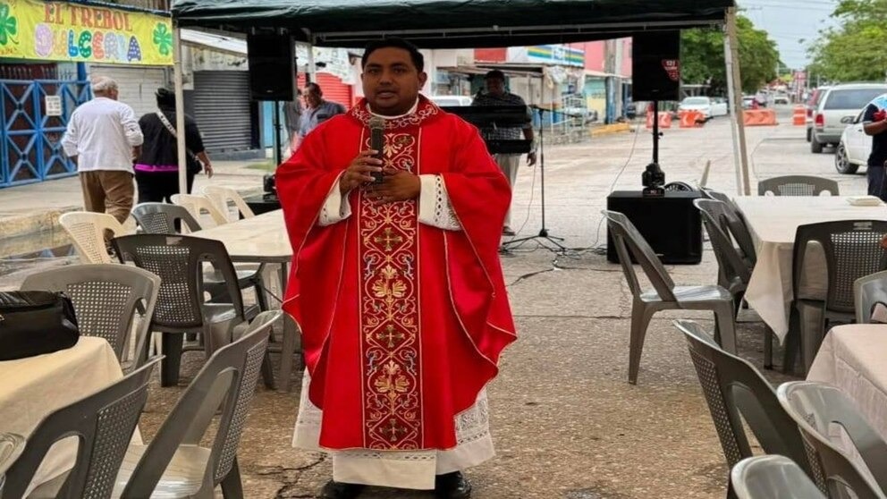 Sacerdote de Tabasco es atacado a balazos al salir de su casa; está grave