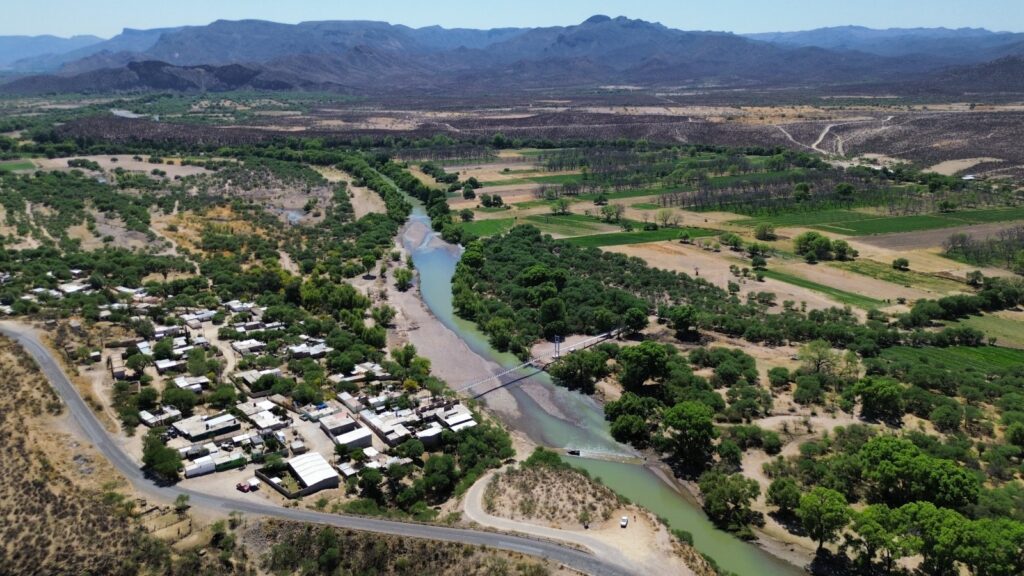 Puente peatonal conecta comunidades en Rodeo, Durango y pone fin al aislamiento por lluvias