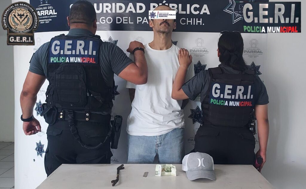 Detienen a presunto implicado en robo a comercio del Centro de Parral