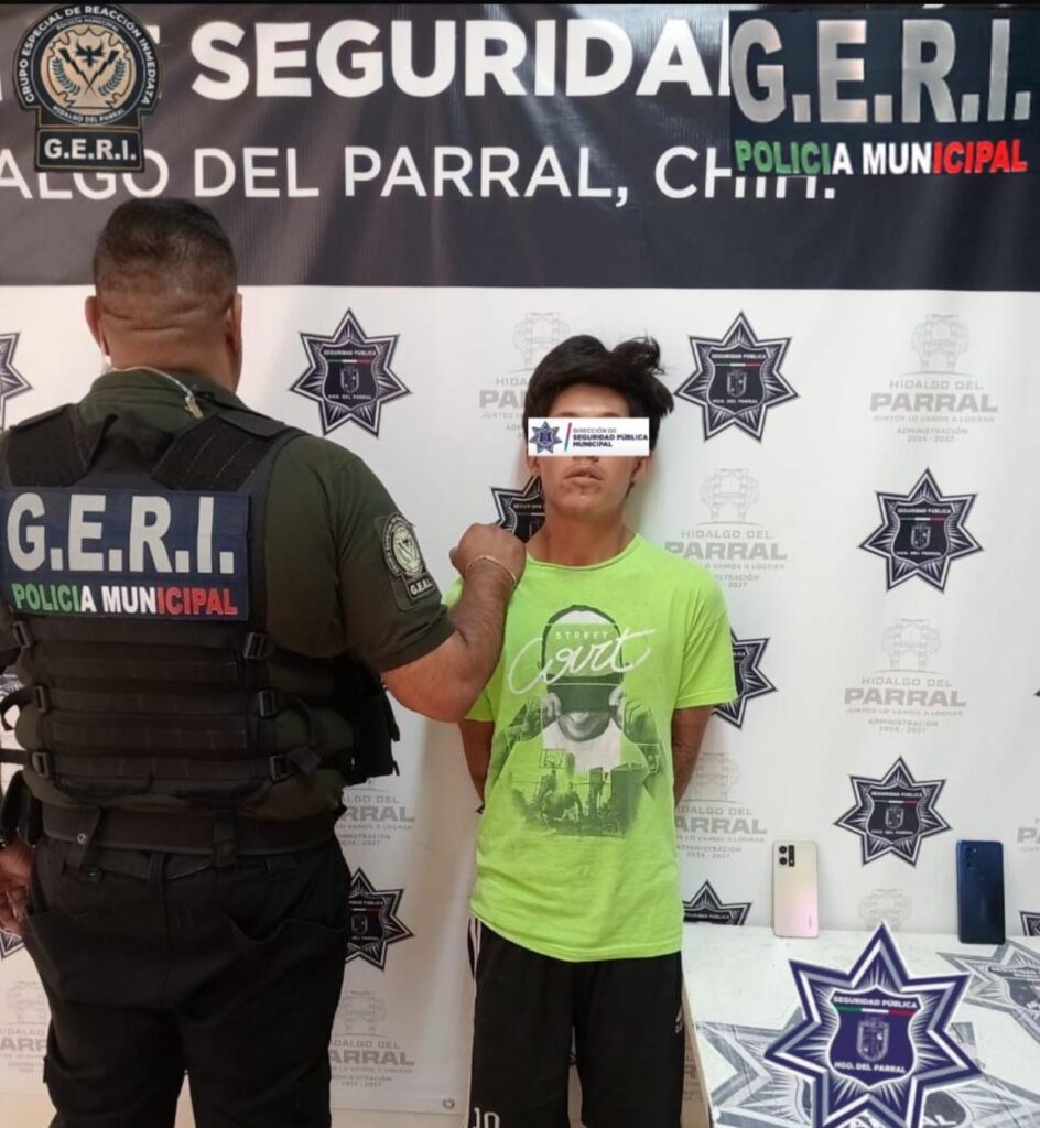 Detienen a sujeto en posesión de teléfonos robados en el centro de Parral