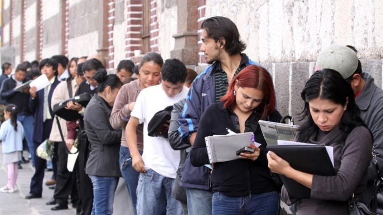 “Ni muy jóvenes ni muy viejos”: El INEGI revela a qué edad se complica conseguir empleo en México