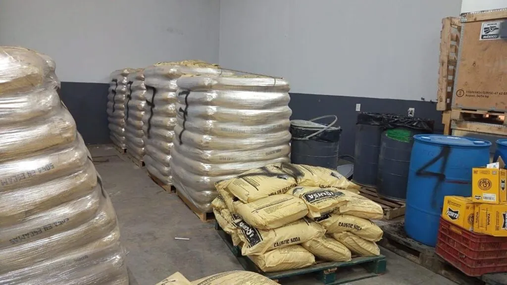 Desmantelan 5 narcolaboratorios y aseguran más 42 toneladas de metanfetamina en Michoacán