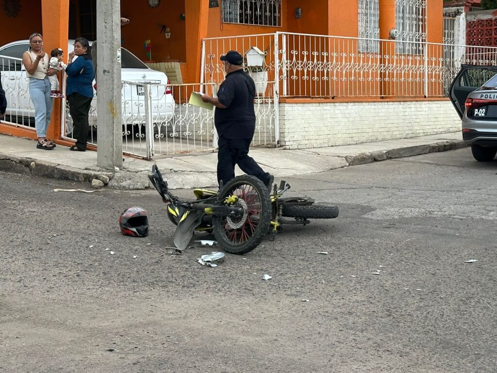 Motociclista resulta lesionado tras choque en la colonia El Potrero
