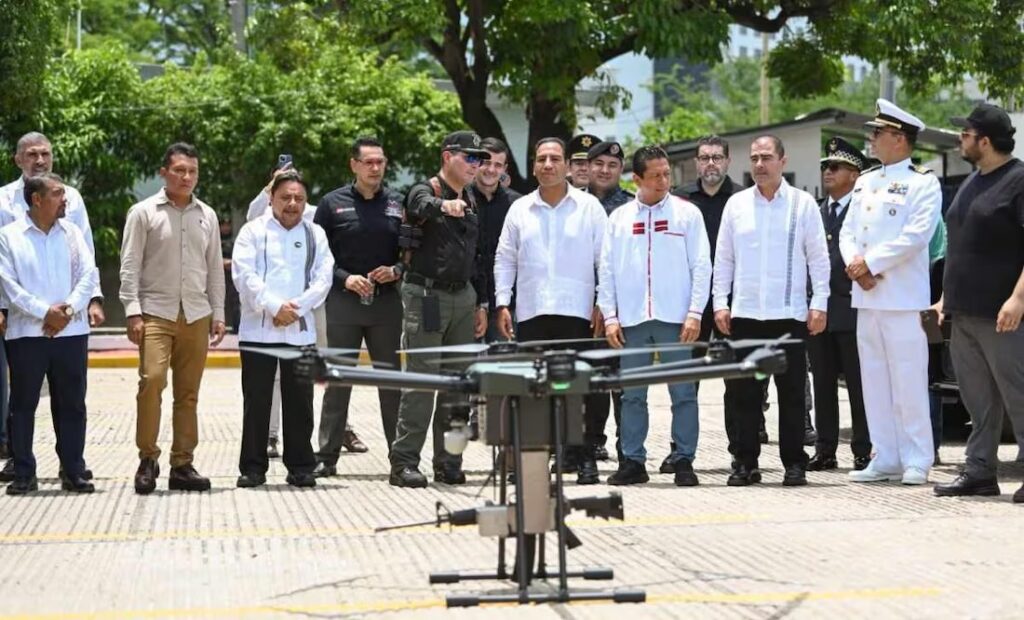 Presentan de la primera flotilla de drones artillados en Chiapas