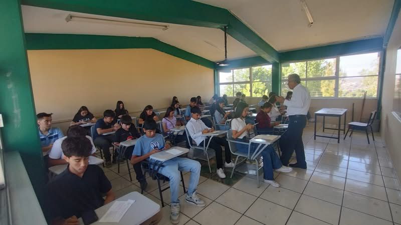 Más de 260 jóvenes presentan examen para ingresar al COBAED Plantel #10 en Santiago Papasquiaro