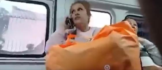 VIDEO: #LadyAlucín: se queja de su vida «millonaria»… ¡mientras va en combi!