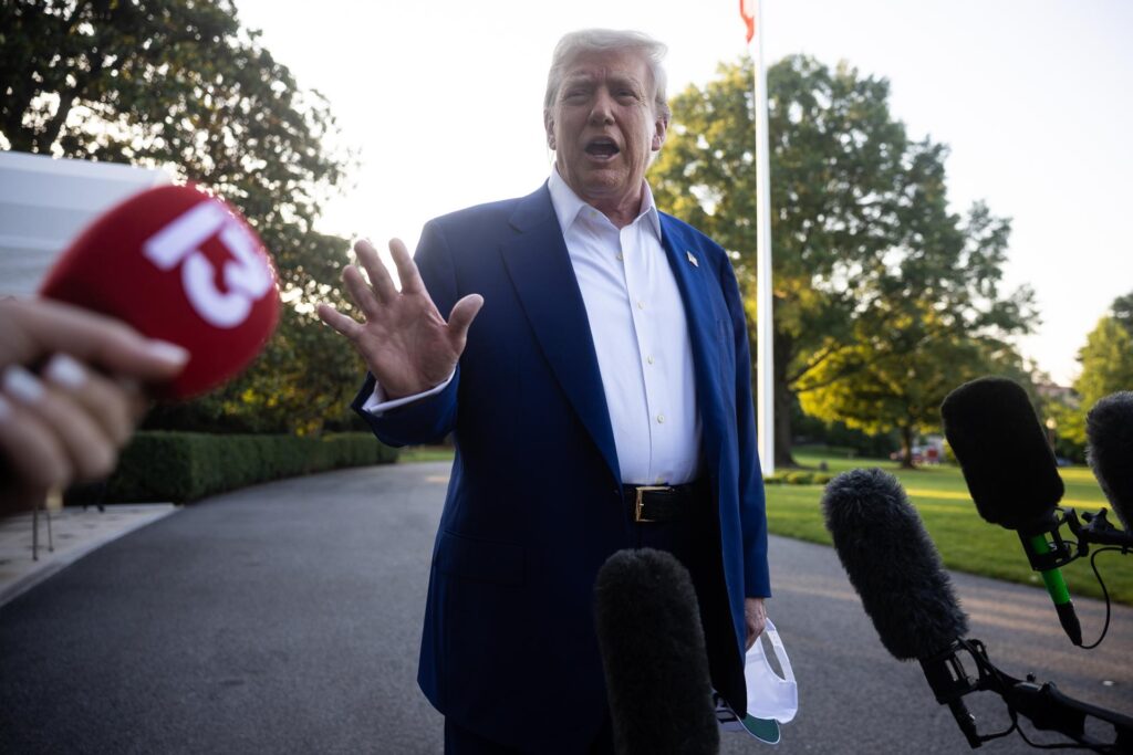 Trump critica a Israel por seguir bombardeando Irán tras acuerdo de alto el fuego: “No lances esas bombas”