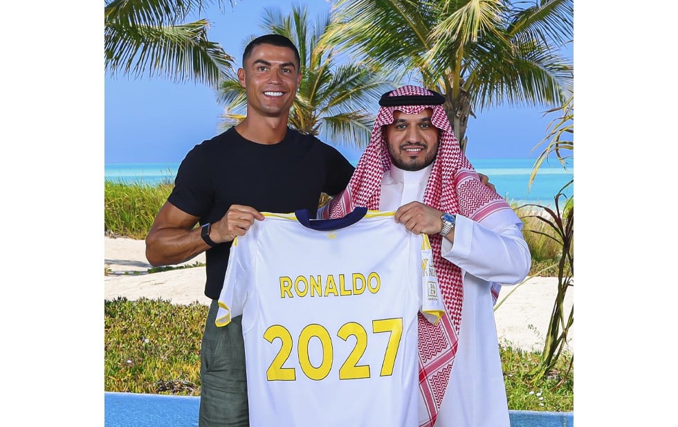 Ronaldo firma millonaria renovación con el Al Nassar por dos años de contrato.
