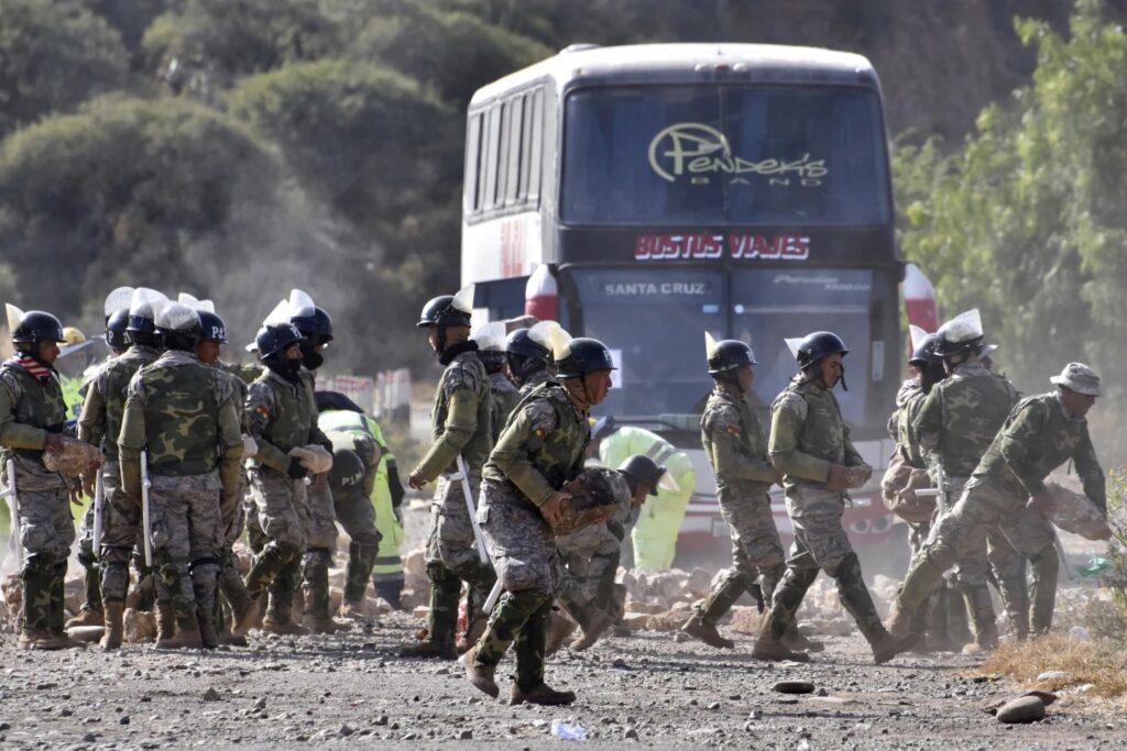 Tres policías mueren en protestas de seguidores de Evo Morales en Bolivia