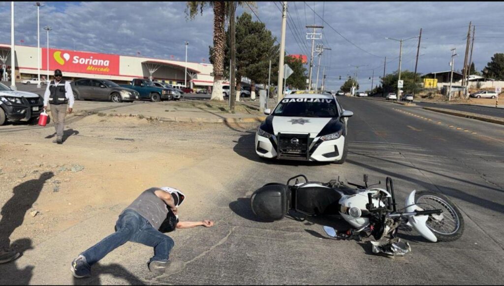Choque entre camioneta y motocicleta deja un lesionado en la avenida Niños Héroes