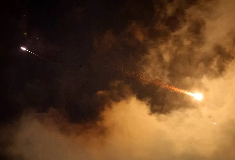Israel vuelve a bombardear Irán; explosiones en Tel Aviv y Haifa