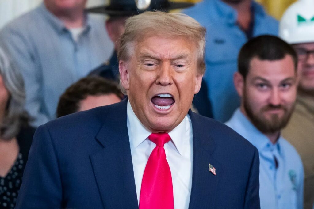 Trump no descarta volver a atacar Irán si existen informes de que aún tienen uranio