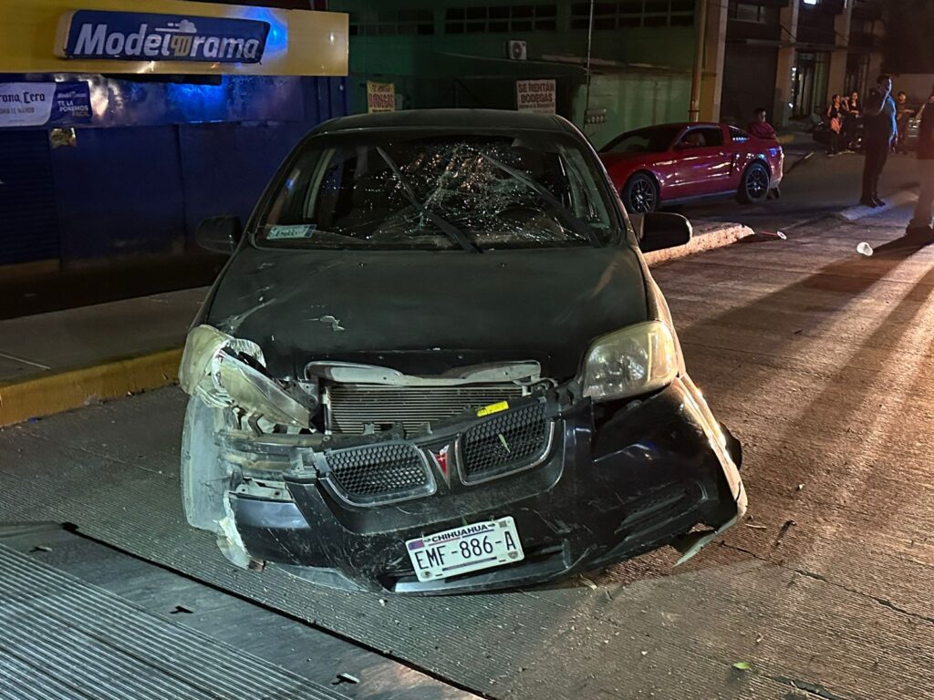 Mujer resulta lesionada tras choque por arrancones en la avenida Tecnológico