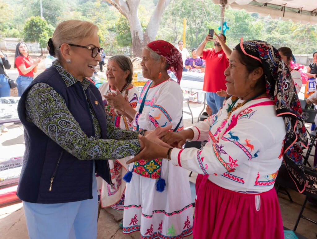 DIF Nayarit preserva tradiciones y transforma la vida de artesanas y artesanos originarios