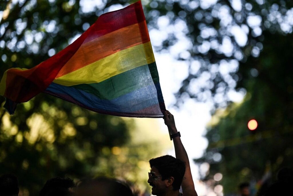 Gobierno de Estados Unidos anuncia cierre de Línea de Ayuda LGBT+