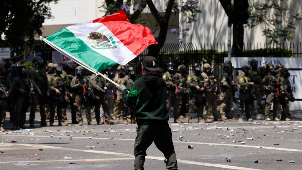 Sheinbaum pide a EE. UU. reforma migratoria y rechaza redadas violentas contra migrantes