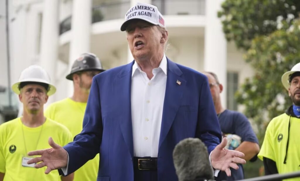 Trump afirma que sus simpatizantes están «más enamorados» de él que nunca