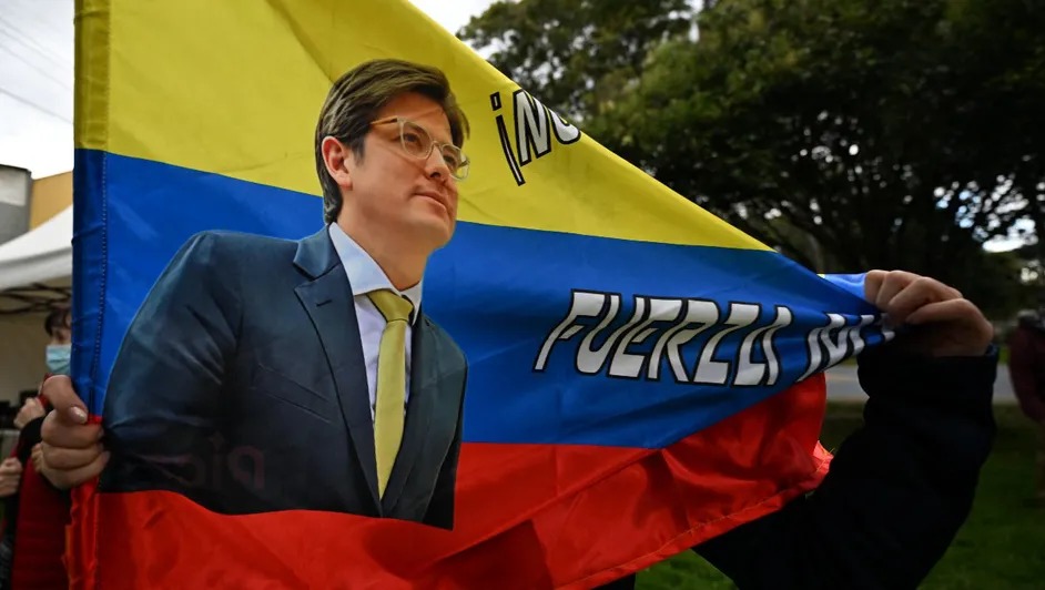 Miguel Uribe mejora tras varias operaciones por balazos en la cabeza
