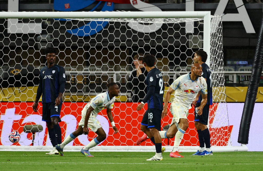 Pachuca sufre derrota en el Mundial de Clubes en partido muy electrico.
