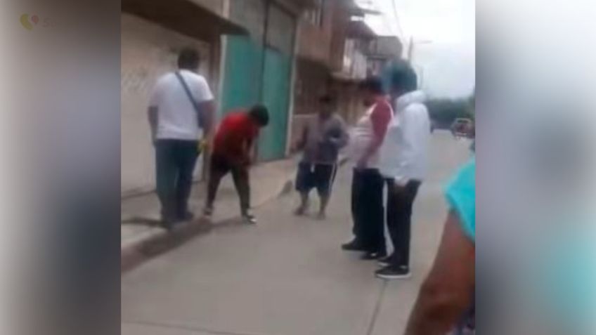 VIDEO: “¿Te falta algo?”: Joven roba moto y termina regañado y golpeado por su padre frente a todos
