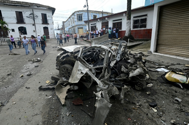 Explotan 3 coches bomba en Colombia; reportan 4 muertos y múltiples heridos