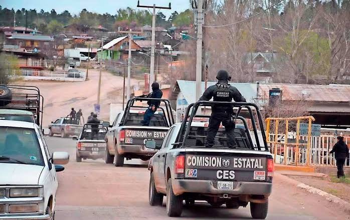 Terror vuelve a Guachochi, guerra a granadazos