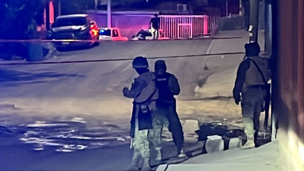 Lo asesinan a balazos mientras viajaba en su moto
