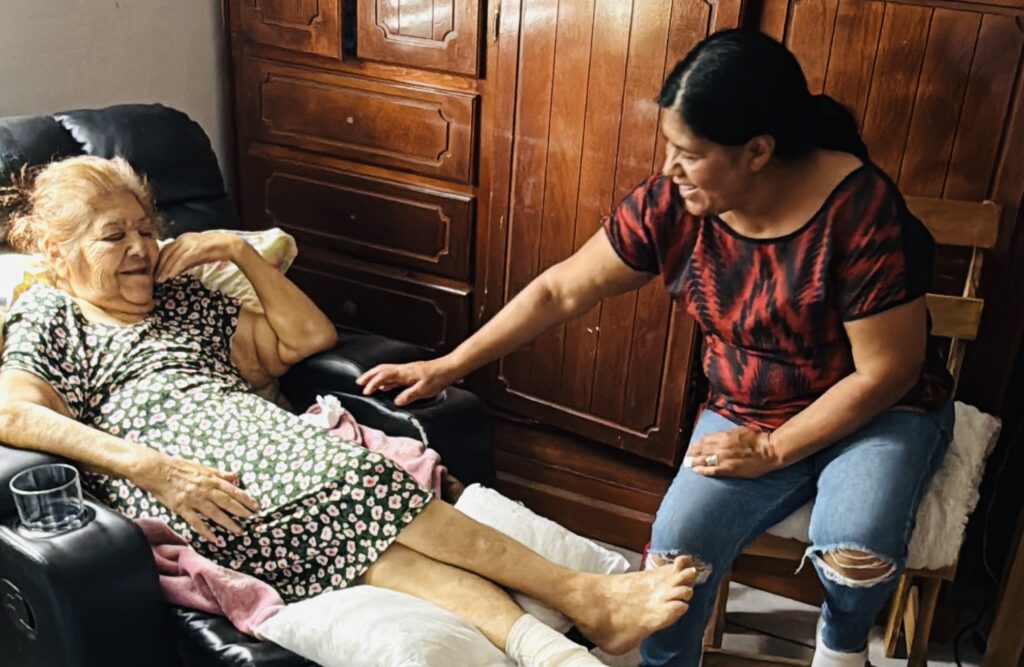 Una madre, una lucha y una esperanza; Guadalupe enfrenta una grave situación de salud