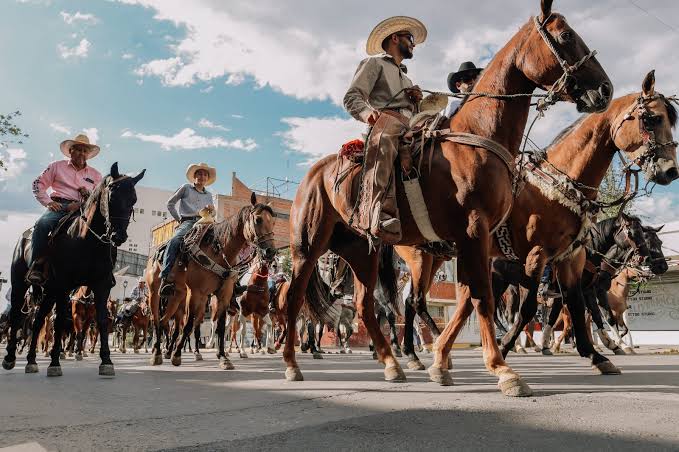 Es riesgoso cambiar de ruta de la cabalgata, podría incrementar los accidentes con los jinetes