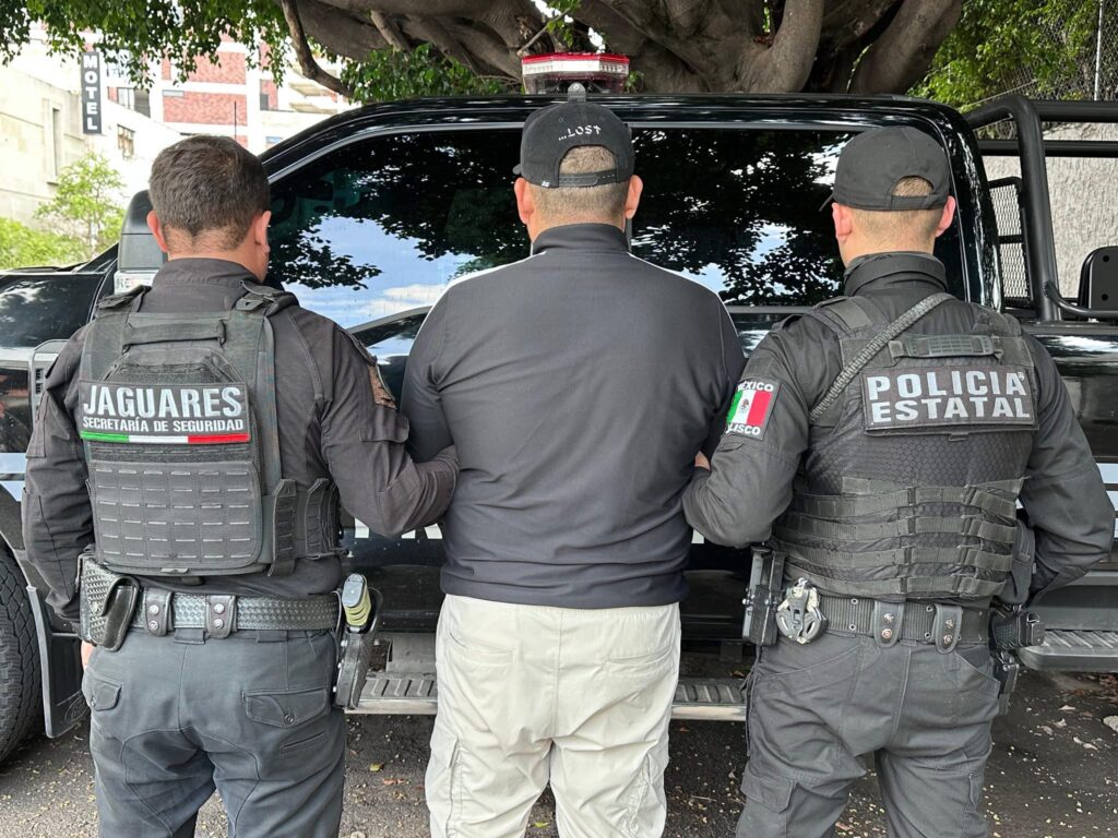 Capturan a escolta con permiso falso para portar arma en Tlaquepaque