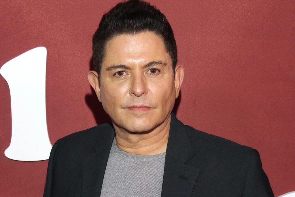 Ernesto Laguardia vive momentos de tensión tras accidente vial