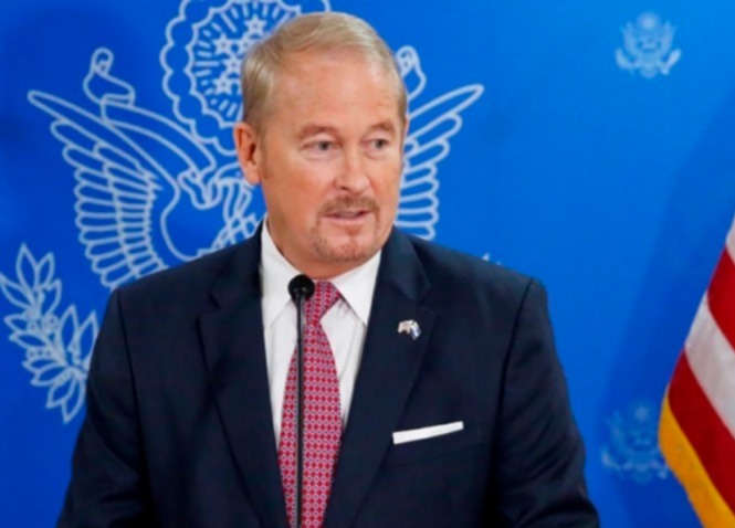 Embajador de EU llama a México a enfrentar juntos las «amenazas» compartidas