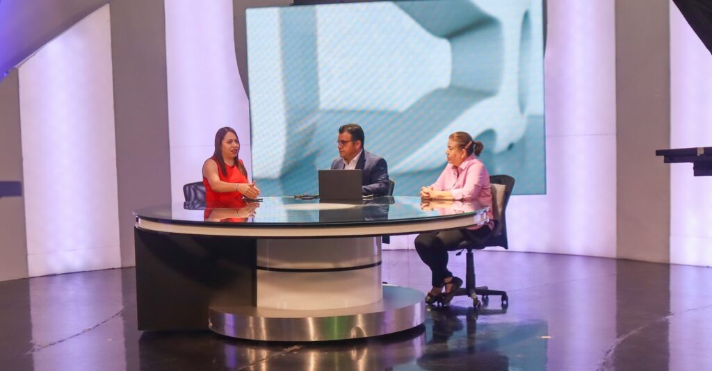 Respuesta de Sheinbaum a redadas migrantes divide opiniones en La Charla