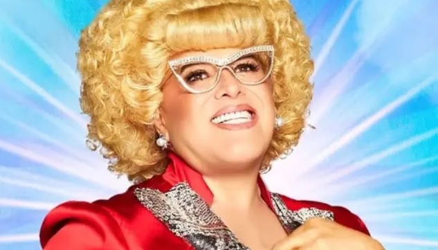 Mario Bezares se pone los tacones de “La Señora Presidenta” y desata controversia en su gran regreso al teatro