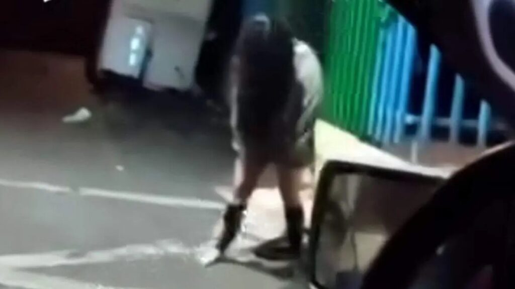 ¡De terror en Xochimilco! Policías graban escalofriante encuentro con misteriosa mujer