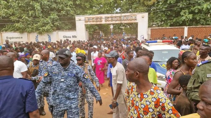 Mueren 29 estudiantes por explosión y estampida en escuela en República Centroafricana