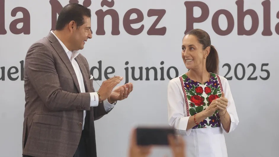 Sheinbaum avala plan de Armenta sobre abogados para migrantes poblanos en EU
