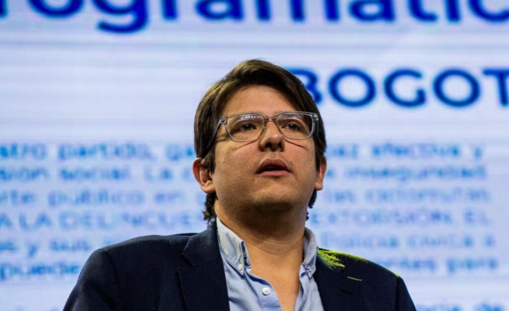 Miguel Uribe se mantiene «estable» en clínica de Bogotá tras intento de asesinato