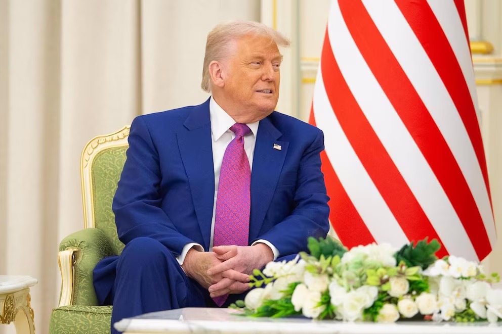 Trump promete multar a California por dejar competir a adolescente trans