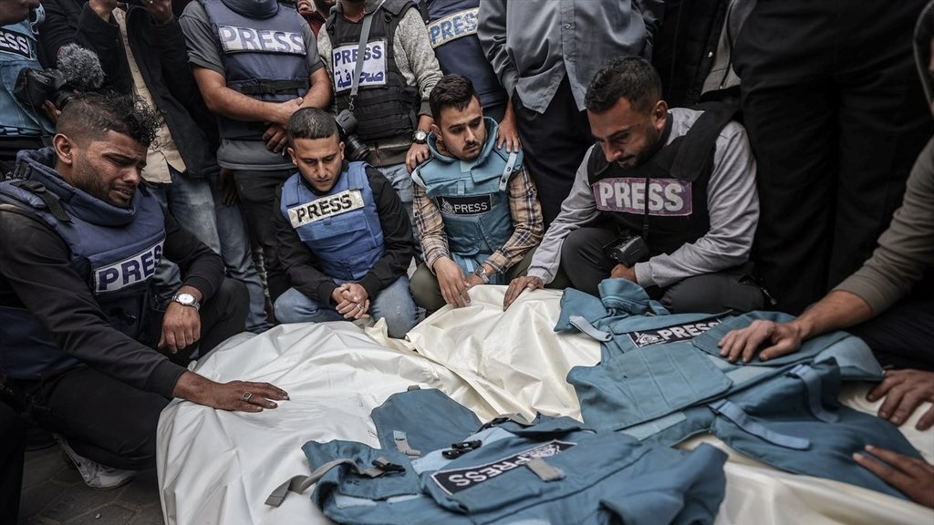 Mueren cuatro periodistas en ataque israelí contra hospital en Gaza