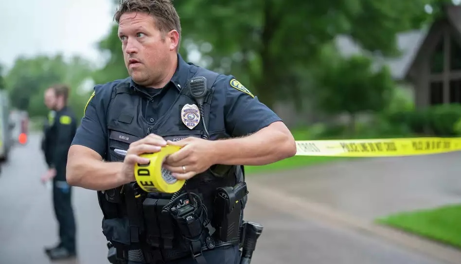 Asesinan a expresidenta del Congreso estatal de Minnesota en un ataque político: el agresor fingía ser policía