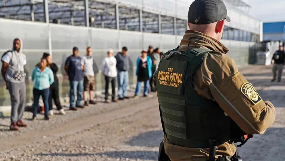 ICE envía a migrantes a prisión de Brooklyn, acusada de «trato inhumano»