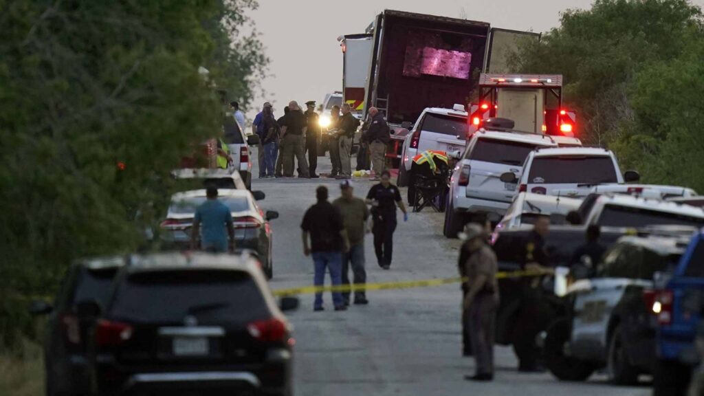 EU condena a cadena perpetua a «pollero» por muerte de 53 migrantes en tráiler