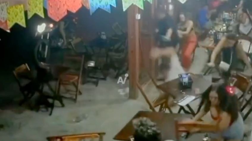 Vídeo: Motociclistas irrumpen en restaurante y asesinan a balazos a dos hombres