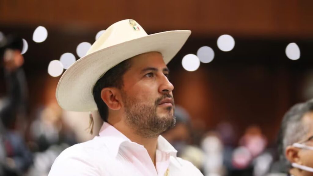 Alcalde de Uruapan extrema seguridad contra narco, compra camioneta blindada de 3mdp